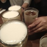 トラットリア ヴィヴァーチェ - ３人はプレモル、長男はウーロン茶で乾杯！♡