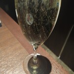 トラットリア ヴィヴァーチェ - スパークリングワインのキメの細かい泡だちが美味しい〜❤