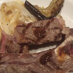 トラットリア ヴィヴァーチェ - 黒毛和牛の骨付きグリル、茄子、じゃがいも、キャベツのフリット添え〜❤