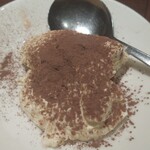 トラットリア ヴィヴァーチェ - マスカルポーネのティラミス、美味しい〜❤甘い物が大好きな長男に私の半分をあげたぁ〜(笑)