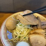 煮干中華そば専門 煮干丸 - チャーシューリフト。