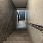 鮨 こう介 - 地下一階への階段