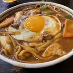 太田屋 - 意外とさっぱりな食べやすい味噌煮込みうどん。