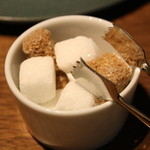 エ・オ ベルナール・ロワゾー・スィニャテュール - シュガー