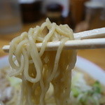 わんめん(わんたんめん)、麺持ち上げ