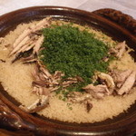 宇豆基野 - 食事　秋刀魚釜めし　赤出汁　香の物；青葱をのせて