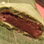 宇豆基野 - 小菓子　麩万頭；断面