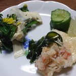 宇豆基野 - ゆばとほうれん草のお浸しとズワイガニとゆばの土佐酢ジュレ；取り分けて