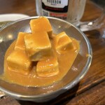 FES by asobi - クリームチーズ味噌漬けが断トツ人気メニューらしい。キャラメルみたいな味で、デザート兼つまみでたまに頼みます♪