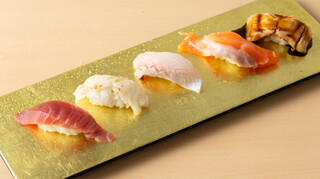 Sushi Sakaba Edomaru - にぎり寿司各種40種類以上ご用意しております。