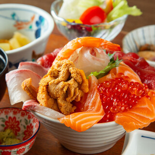 ランチ一番人気！！海鮮丼