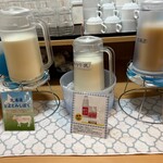 稚内グランドホテル - 牛乳二種類、カツゲン