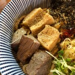 に干し屋 SINCHAN - 唯一無二のラムチャーシューが旨い！