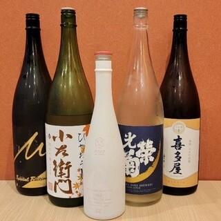 日々ラインナップが変わる多彩な日本酒も◎定番のお酒も取り揃え