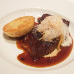 銀座 ハプスブルク・ファイルヒェン - ランチコース(5250円・サ別)の梅山豚肩肉の赤ワイン煮込み サビエッテンクヌーデルを添えて