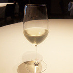 銀座 ハプスブルク・ファイルヒェン - カイザーシュプリッツァー(1200円・サ別) シュプリッツァー(白ワインとソーダ)にニワトコの花の香り