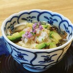 日本料理 e. - 色々入りすぎててよく分からなかったシンジョ。もう少しシンプルで良いような。