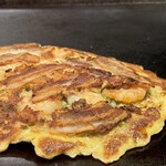 もりぐち - ソース前の、カリカリ豚の「豚えび玉」   (｣≧∇≦)｣これもヤバす