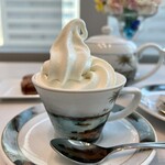 カカオサンパカ - ホワイトチョコレートのソフトクリーム