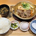 大衆食堂 てんぐ大ホール - 牛すき焼き鍋定食-ご飯大盛り ¥979-