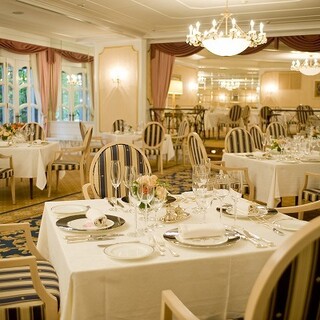 [Private rooms available] Elegant space imitating a palace ◆ Great for anniversaries and girls' gatherings