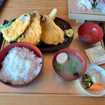 魚屋の磯料理 まるとし - 