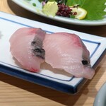 魚屋の200円すし ニューすしセンター - はまち腹トロ