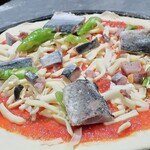 トリワイン ＰＩＫＯＳＨＨＨＵ - 秋刀魚のトマトピザ 焼く前