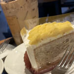 スターバックスコーヒー - パンプキンシフォンケーキ。美味しい。