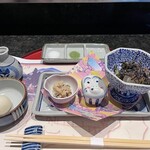 芦屋天がゆ 西宮ガーデンズ店 - 桃乃献立：付だし・漬物盛