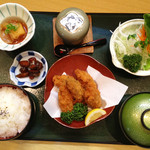 お食事処 孝ふく - カキフライ定食など、季節によって定食は変わります。季節料理をお楽しみください。