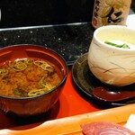 Kaitenzushi Jin - 赤出汁、茶碗蒸し