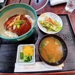 Maruto Piieeaaruteini - ランチ　ステーキ丼　1000円