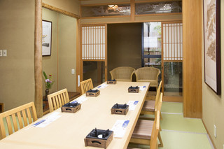 Katsugyo Ryouri Ittoku - 「あやめ」：10名様用の完全個室。