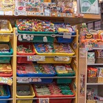 dagashitabehoudaihoukagodagashiba-e-gojuugo - 店内の駄菓子