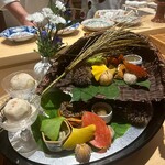 銀座 しのはら - 八寸〜鈴虫の虫籠　ホタテ　鰆　無花果　柿なます　アオリイカぬたあえ　梨　こいも　干瓢