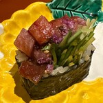 銀座 しのはら - マグロの太巻き　赤身漬け　中とろ　べったら漬け　穂紫蘇