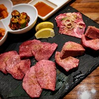 焼肉USON - タン丸ごと食べ比べ5種