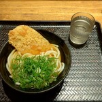 驛麺家 - 天ぷらうどん (税込)390円 (2023.10.23)