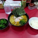 ラーメン 杉田家 - ラーメン並800円＋生ほうれん草180円＋ライス（半ライス）120円