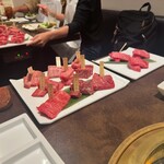 焼肉専科　肉の切り方 - サーロイン、９部位