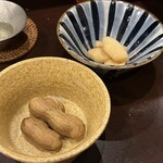 酒亭 田中 - 口直し(茹で落花生・醤油漬け大根)