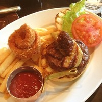 オーク ドア - フォアグラバーガーきた。ボリューミー