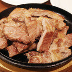 ガネーシュ - 焼いた豚