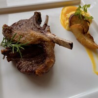 レオーネ・マルチアーノ - 仔羊の炭火焼き(+1,000円)