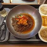 韓国家庭料理ジャンモ - 冷麺の惣菜セット¥890-