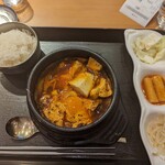 韓国家庭料理ジャンモ - 純豆腐チゲのご飯セット¥940-