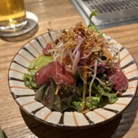 和牛料理 一石三鳥 - 和牛タタキのサラダ