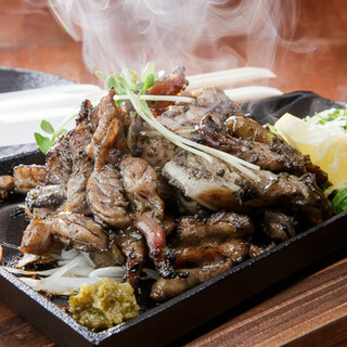 Charcoal-grilled chicken ground in the morning is delicious! We also have many special dishes available◎