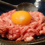 神保焼肉料理店 - 和牛ザブトンのユッケ